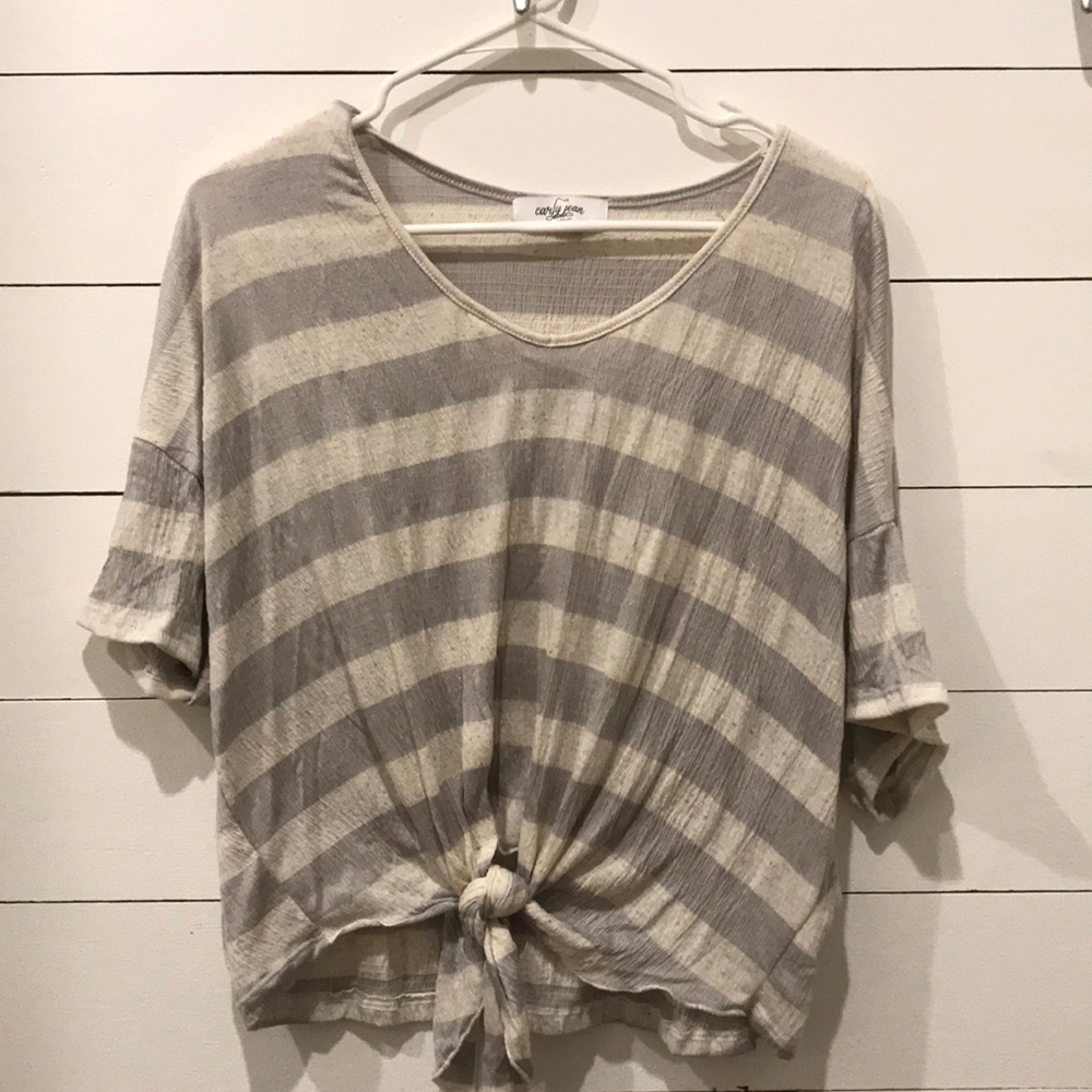 Carly Jean shirt size Small